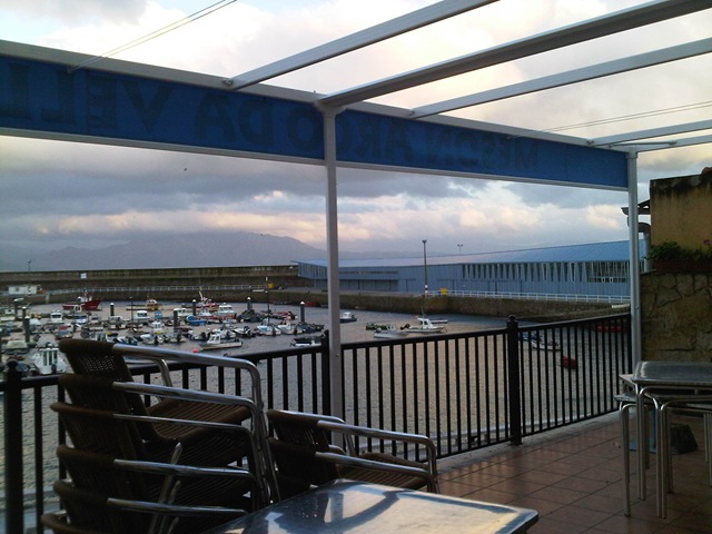 Con el nuevo toldo se podrá disfrutar más de la terraza y de sus vistas al puerto