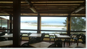 Vistas panorámicas de las Islas Cíes desde este bar/resturante allí instalado