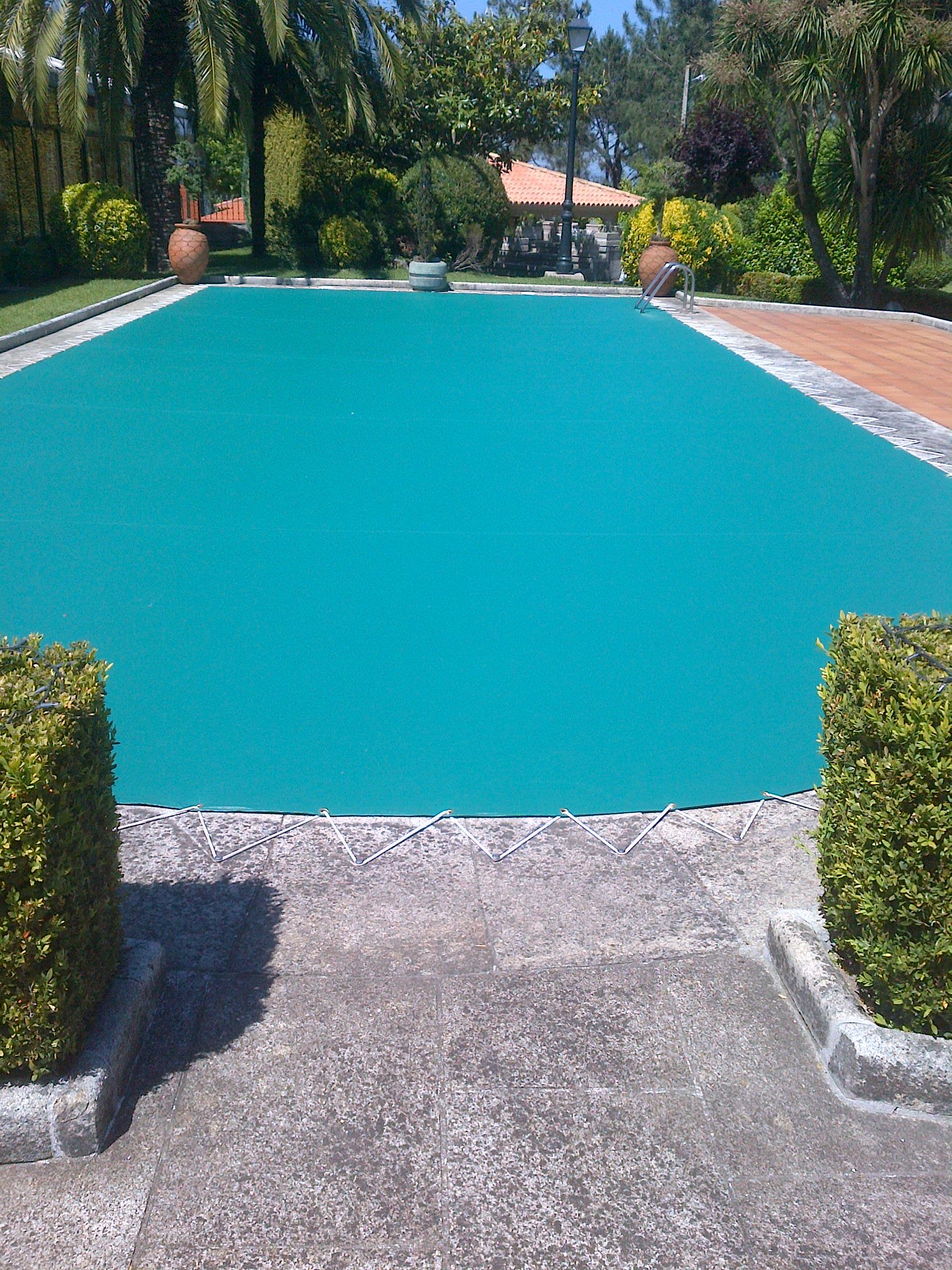 Cubierta de piscina en PVC.